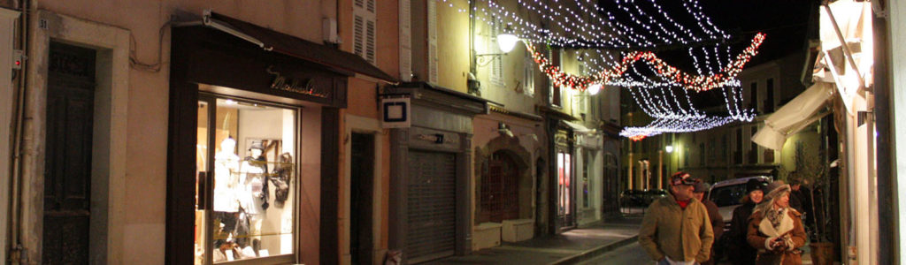 Rues de Saint-Tropez, un soir de Noël