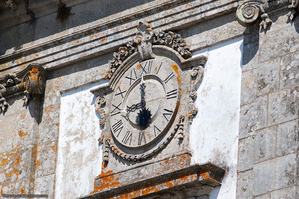 Horloge de la façade.