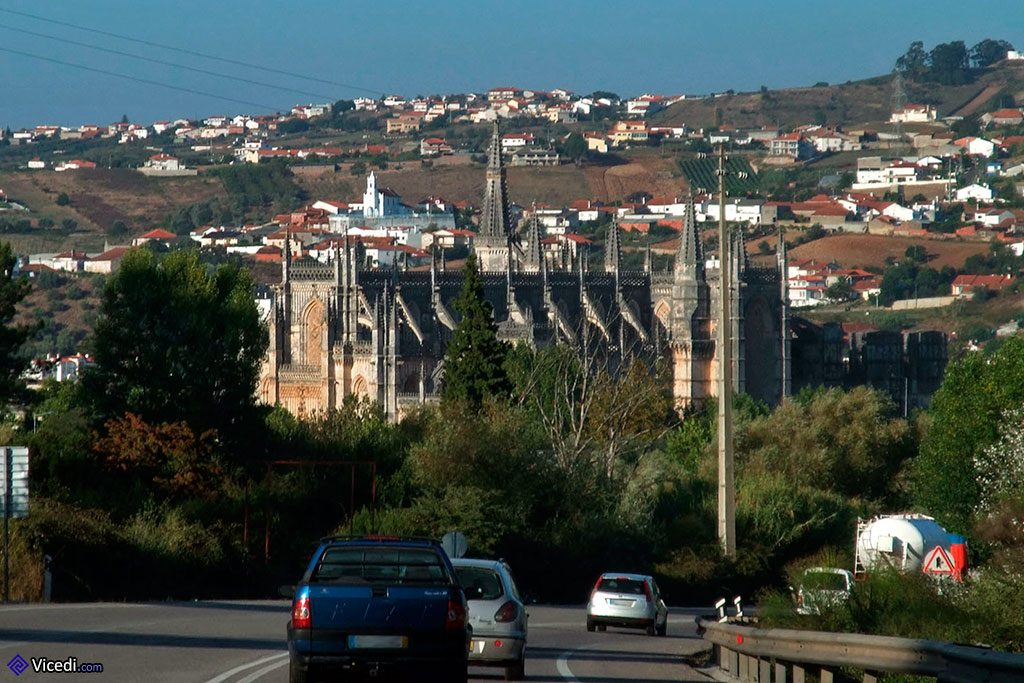 Route nationale passant par Batalha