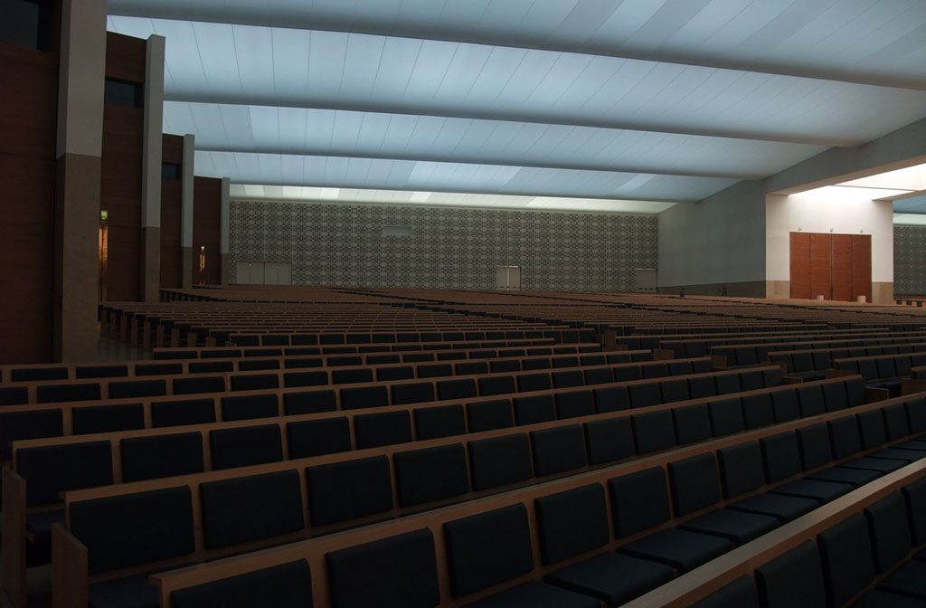 8000 places assises