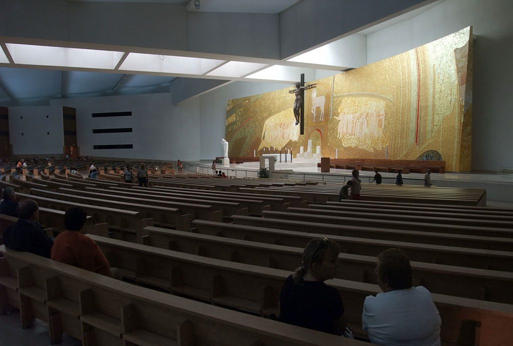Intérieur de la Sainte Trinité