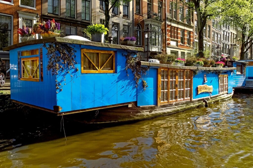 Maison sur un canal d'Amsterdam
